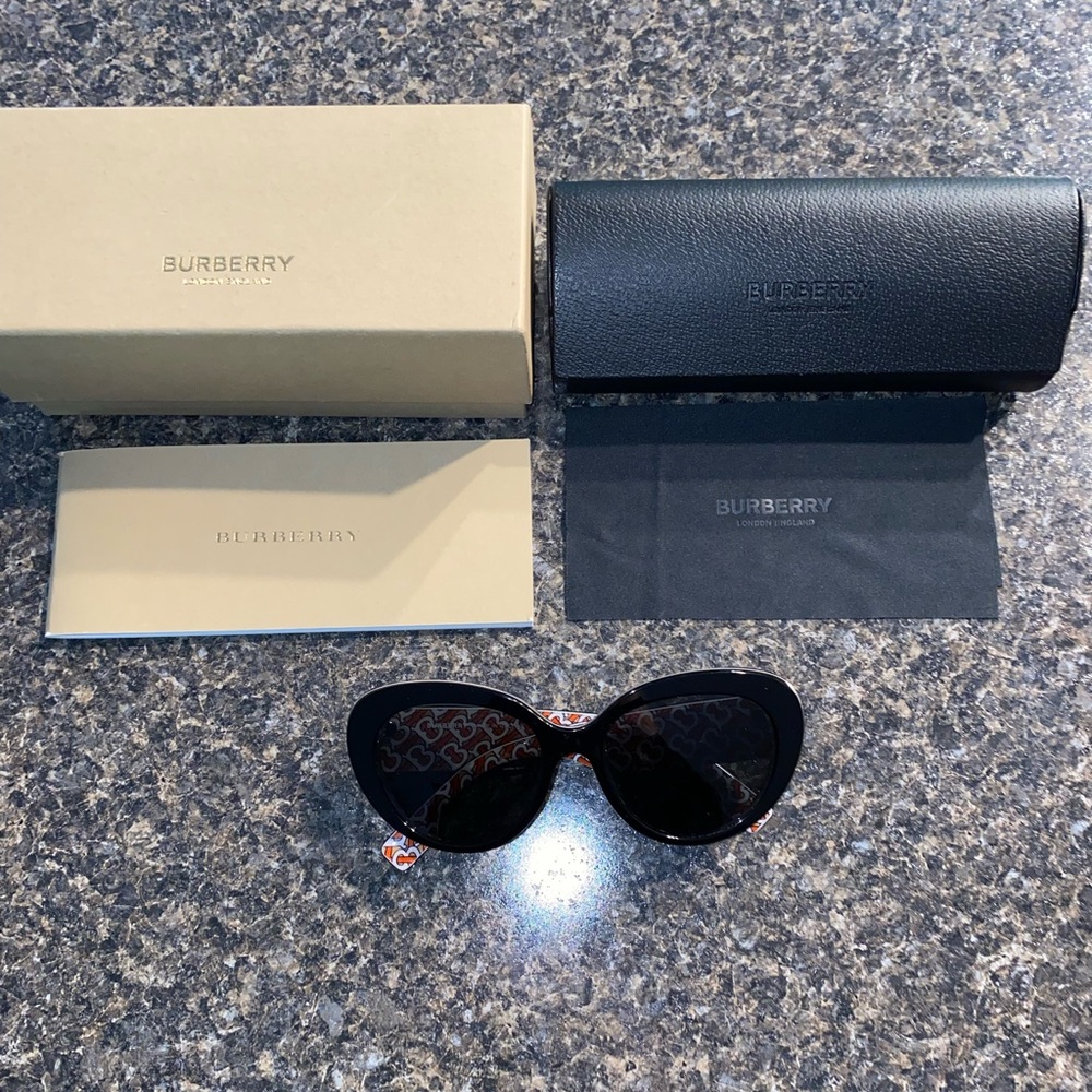Burberry Sunglasses - Picture 3 of 7